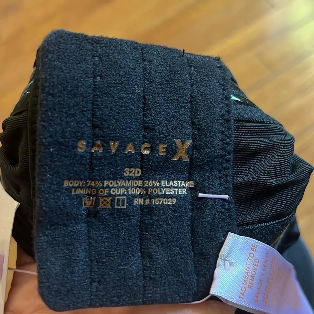 NWT Savage X Fenty by Rihanna‎ | Core Microfiber Bra Removable Straps Black 32D